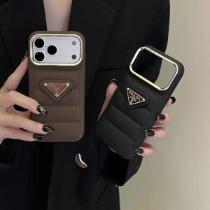 ダウン ジャケット iphone ケース プラダ iphone17/17pro ケース おしゃれ ブランド prada iphone16promaxケース 韓国 流行り iphone15pro/14proケース カップル