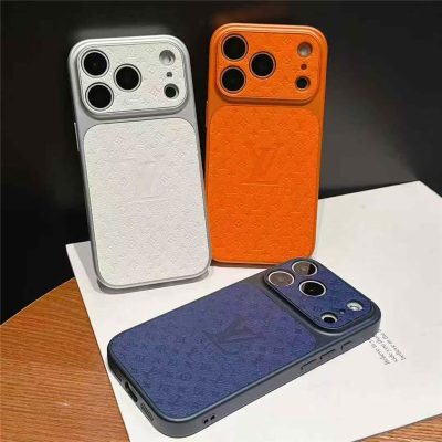 【恋人と揃えて上質な気分に】ハイブランドiPhoneケースで叶える、大人のカップルスタイル