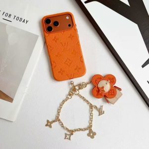 iphone ルイ ヴィトン ケース 新作 iphone17/17promax ケース ブランド おしゃれ ヴィトン風 iphone16/16pro ケース ヴィヴィエンヌ チャーム アイフォン15/14 保護カバー 可愛い お揃い