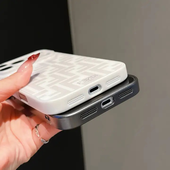 フェンディ スマホケース iphone17/17promaxケース ガラス FFロゴ 