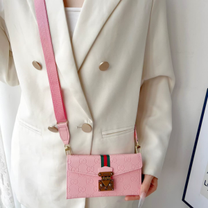 Alternative view of GUCCI iPhoneケース 手帳型 iphone17pro/17promax ケース 手帳型 グッチ スマホケース ショルダー ブランド iphone16/15 ケース カード入れ スマホケース 三 つ折り 使い勝手