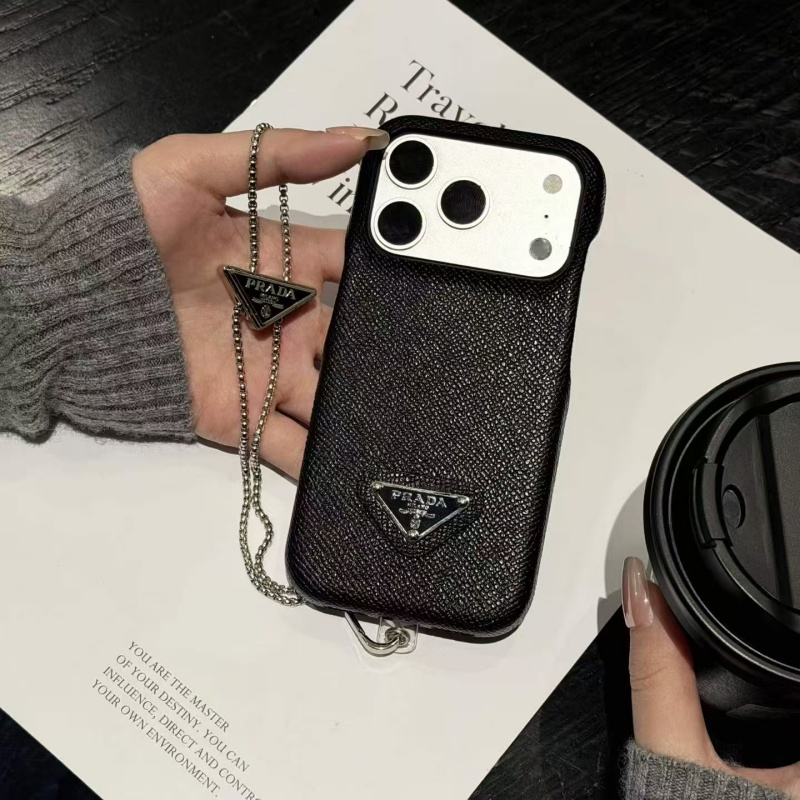 持っているだけで女子力UP♡大人女子が選ぶべきハイブランドiPhoneケースおすすめ特集